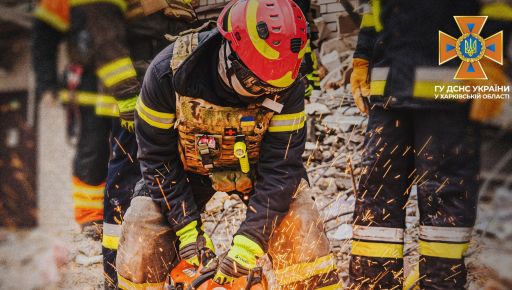 На Харківщині через обстріли РФ горіли склади й будинки: четверо людей поранені