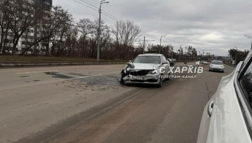 В Харькове не поделили дорогу два автомобиля – соцсети