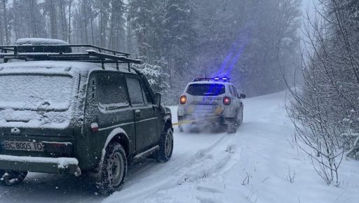 На Харківщині поліцейські витягли кілька авто із заметів (ФОТОФАКТ)