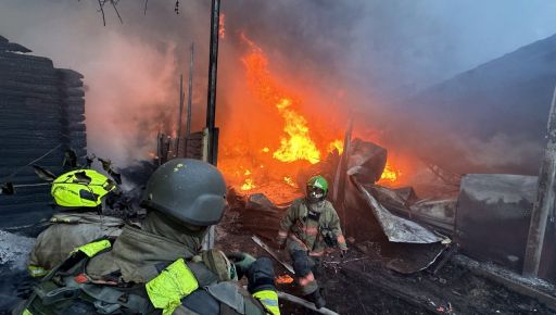 Масштабный пожар после российского удара: Появились первые кадры из Харькова