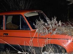 В Харьковской области автомобиль перевернулся в яму: травмированы 19-летний водитель и несовершеннолетняя пассажирка