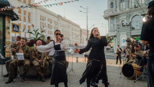У Харкові "Хартія" зняла музичний фільм до Дня Незалежності: які зірки взяли участь