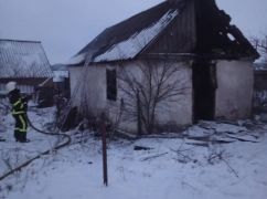 Рятувальники показали, як гасили палаючу літню кухню на Харківщині