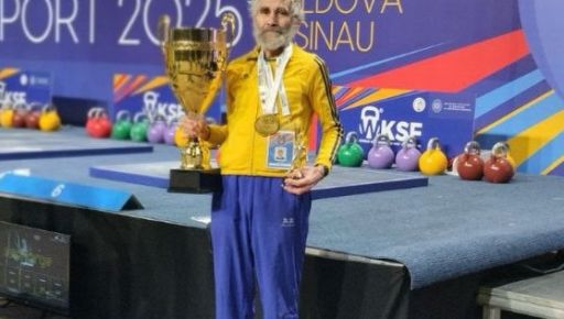 79-летний преподаватель ХПИ стал чемпионом Европы и установил мировой рекорд