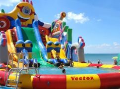 Водні гірки, чан та морозиво: біля Харкова запрацював аквапарк