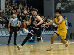 Харківські баскетболісти розгромили столичну команду у центральному матчі туру