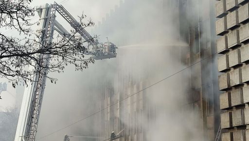 Ракетный удар по Харькову нанес пожар самой высокой категории (ФОТОРЕПОРТАЖ)