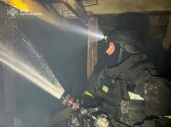 Загарбники дронами обстріляли адміністративну будівлю у Великому Бурлуці на Харківщині: кадри з місця