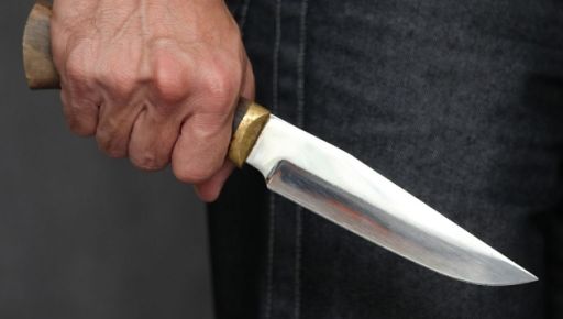 На Харківщині п’яний чоловік зарізав свою дружину через ревнощі