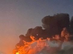 Росіяни вдарили 11 "Шахедами" по Валківській РЕС: згоріли дві бурильно-кранові установки