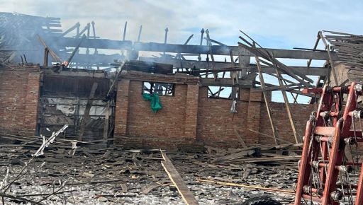 Російський БПЛА вдосвіта атакував нежитлову будівлю в Харківській області: кадри з місця