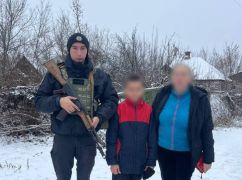 Пішов гуляти й зник: на Харківщині поліцейські повернули додому дитину