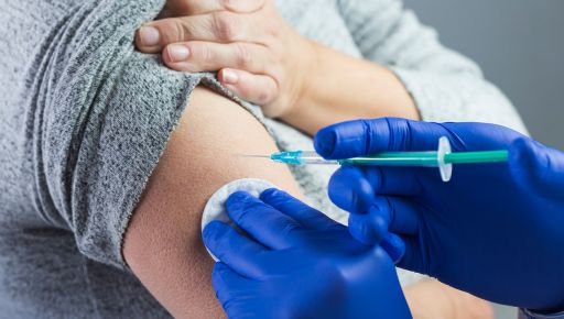 Стало відомо, скільки людей планують вакцинувати проти зимових інфекцій на Харківщині