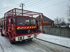 Захватчики ударили дроном по дому в Харьковской области: кадры с места