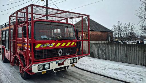 Загарбники вдарили дроном по будинку на Харківщині: кадри з місця