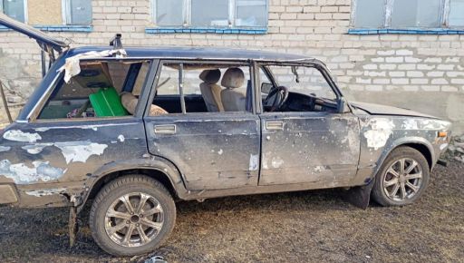Зʼявилося фото обстріляної автівки на Харківщині, у якій перебувало троє людей