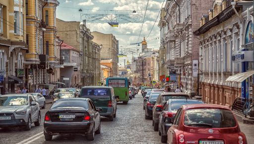 "На авто неможливо їхати": харків'янин просить відремонтувати Сумську