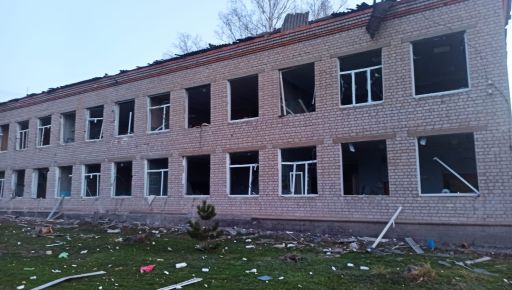 Росіяни скинули КАБ на школу біля Ізюма: кадри наслідків