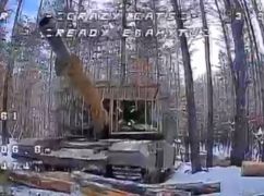 В Харьковской области "Crazy Cats" уничтожили вражеский танк в лесу: кадры операции