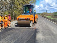 В Харьковской области ремонтируют ключевые трассы для нужд обороны: выполнено работ более чем на 140 млн грн