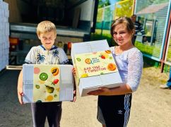 У Харківській області дітям передали 2800 фруктових наборів