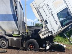 У Харківській області росйський дрон поцілив по фурі: кадри з місця атаки