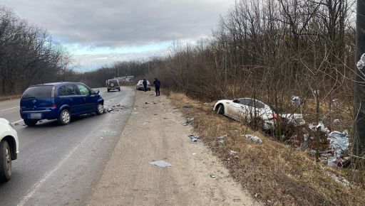 Автівка вилетіла в кювет: На Харківщині в ДТП загинув водій