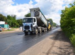 Траса Харків&mdash;Сімферополь розбита на 90%: дорогу ремонтують у борг