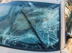 Россияне атаковали гражданский автомобиль в Харьковской области: пассажиры успели спастись