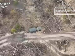 Пограничники уничтожили российский грузовик в Харьковской области: Кадры с воздуха
