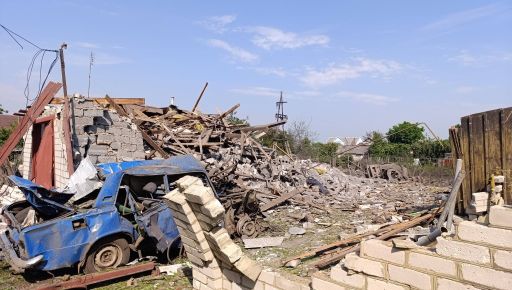 У Шевченковому на Харківщині бомба впала на будинок: двоє цивільних поранені