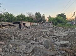 В Харьковской области КАБ разрушил девять гаражей: фото с места