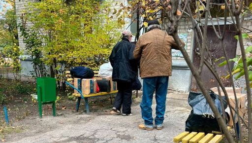 Правоохоронці показали евакуацію людей з небезпечних регіонів Харківщини