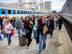 Діти загиблих військових і сироти з Харківщини поїхали на оздоровлення в "Артек"