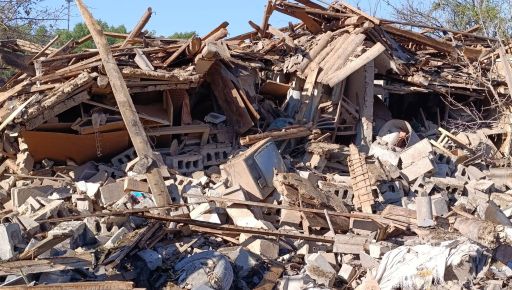 Росія скинула чотири КАБи на селище на Харківщині: фото масштабних руйнувань