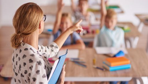 Харьковский горсовет просит Кабмин выделить на зарплаты педагогам и соцработникам 385,2 млн грн