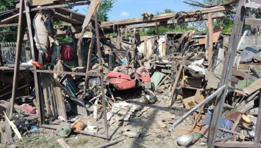 Оккупанты обстреляли сельхозпредприятие и повредили жилые дома в Харьковской области