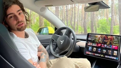 Дантес погодився забрати незнайомку із зали суду після її розлучення: реакція соцмереж