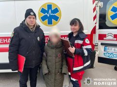 В Харькове 10-летняя девочка всю ночь провела на улице из-за ссоры с мамой