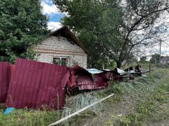 Росіяни вдарили КАБом по селу на Харківщині: кадри з місця