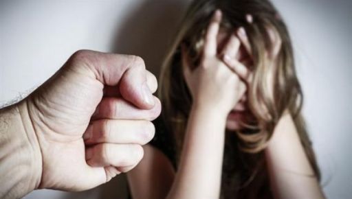 Ґвалтував дівчинку протягом року: На Харківщині судитимуть чоловіка за зґвалтування неповнолітньої