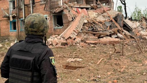 Поліція показала наслідки влучання російських авіабомб на Харківщині