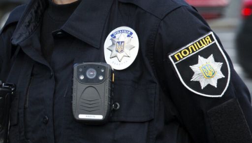 В Харькове 19-летняя девушка напала на патрульную полицию