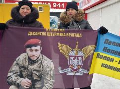 В Златополь вернулся штурмовик, который провел в плену почти тысячу дней