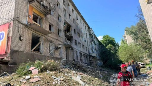 Кількість постраждалих в Ізюмі продовжує зростати: кадри з місця удару