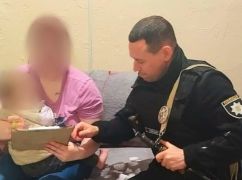 Избил и выгнал из квартиры: в Харькове мужчина набросился на жену с младенцем