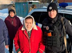 На Харківщині поліцейські врятували літню жінку, яка загубилася в рідному селищі