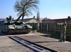 В Харькове бросили в СИЗО мужчину, который шпионил за танкистами политехнического института