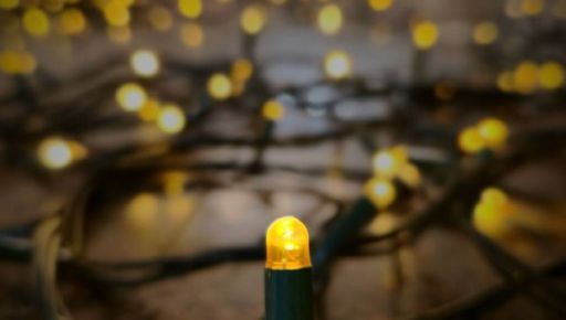 У Харкові почали прикрашати метро до зимових свят (ФОТОФАКТ)