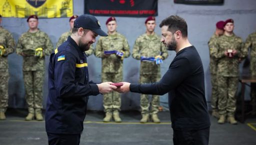 Рятувальник із Харківщини отримав з рук Зеленського орден "За мужність"